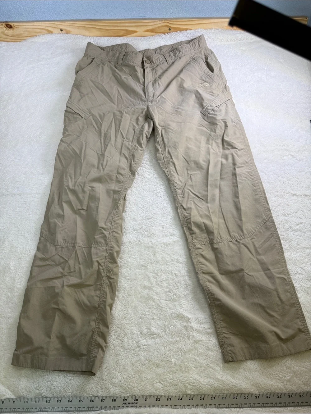 The North Face Men's Tan shorts size 36”